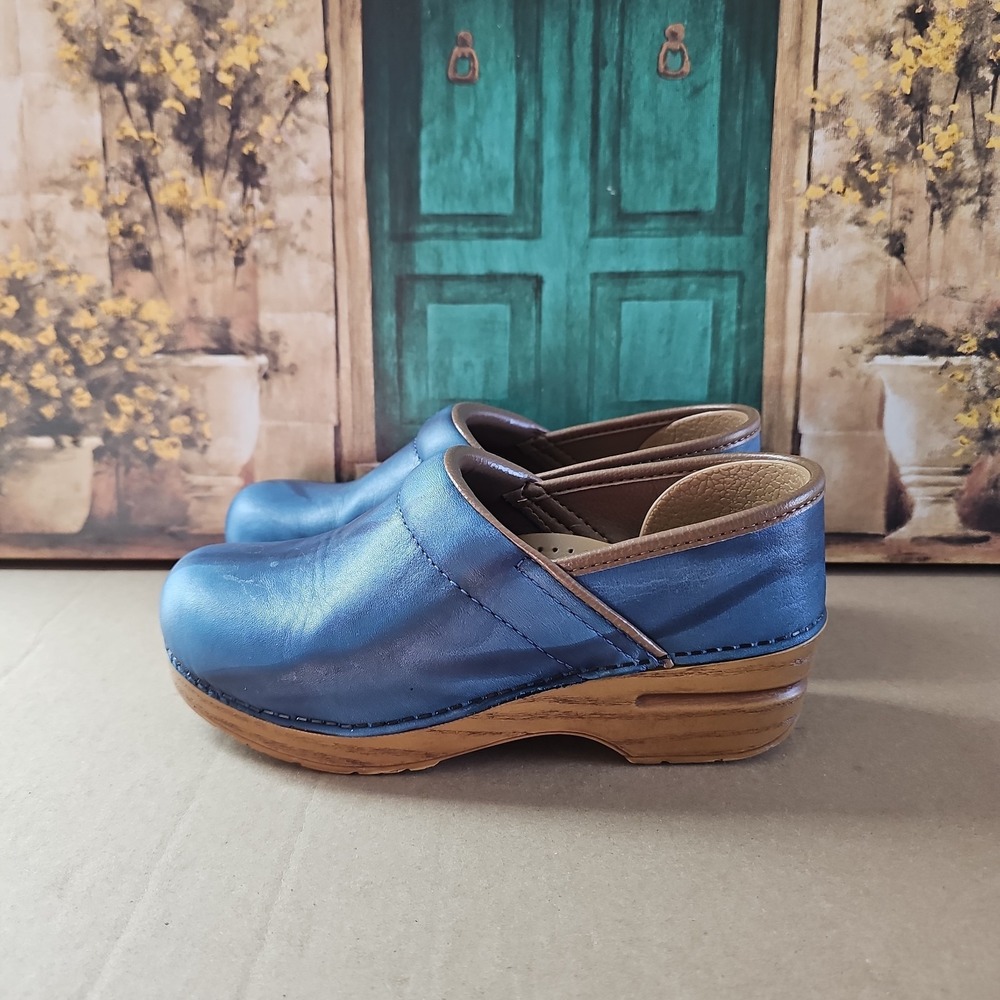 Dansko Professional Clogs Womens EU 36/ US 6-6.5 Blue Leather Slip On
